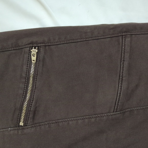 WHBM Mid-Rise Skinny Crop Jeans, Color Army Green Size 4 - Picture 9 of 15